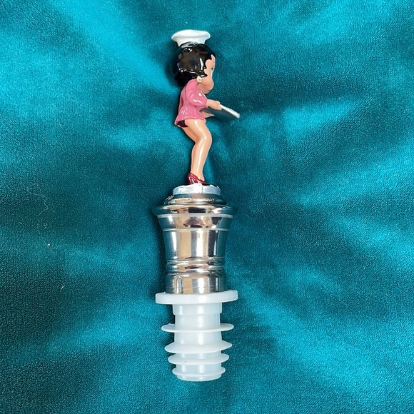 Betty Boop Decorative Wine Pourer - Picture 4 of 10